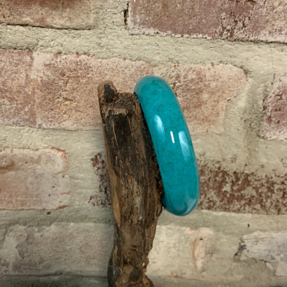 Metal aqua bangle bracelet